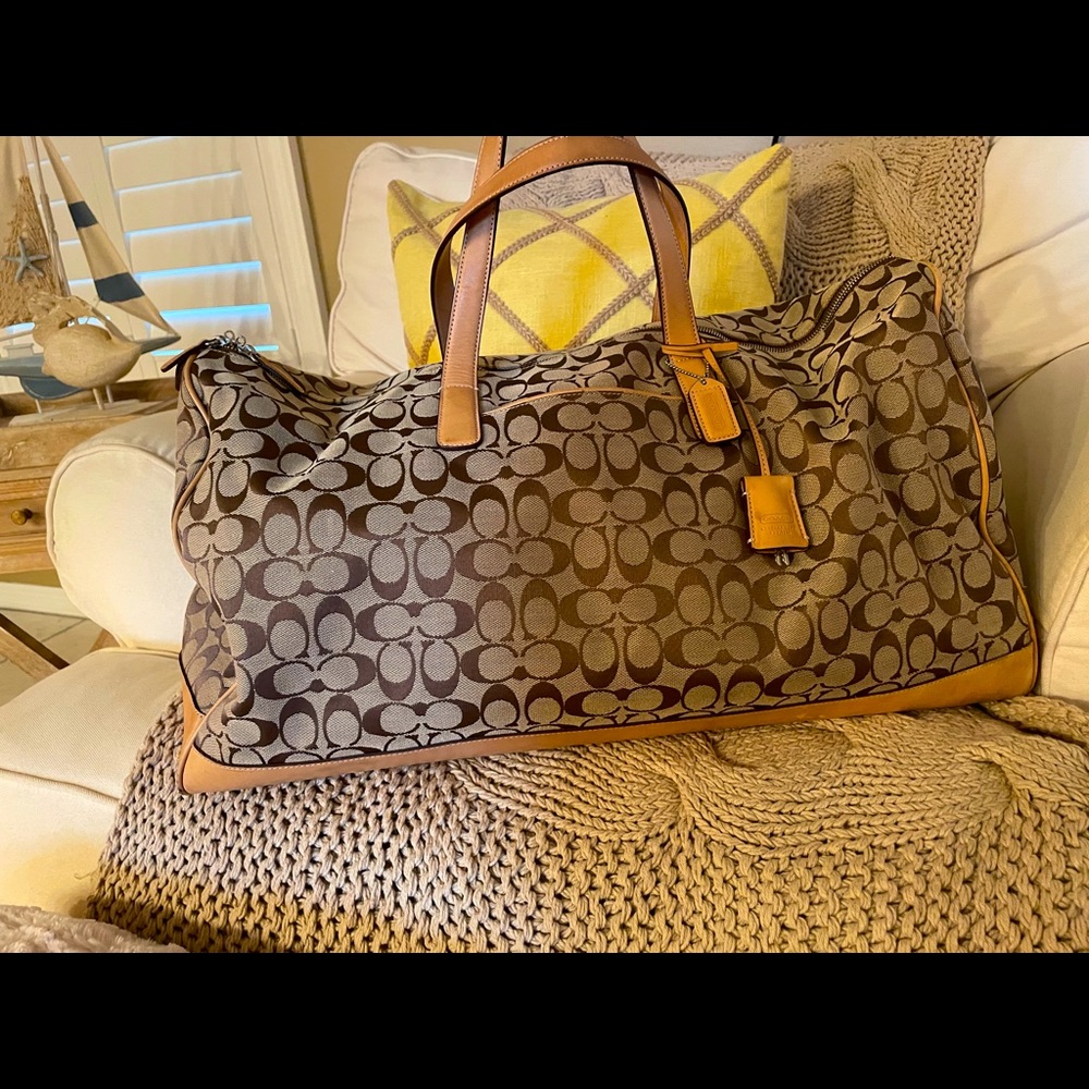 Soft Coach Duffle in Signature Print